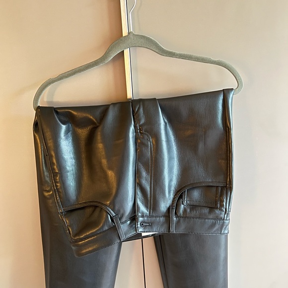 Melina Pant - Picture 3 of 5